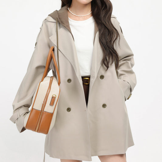 Trench-Coat Court